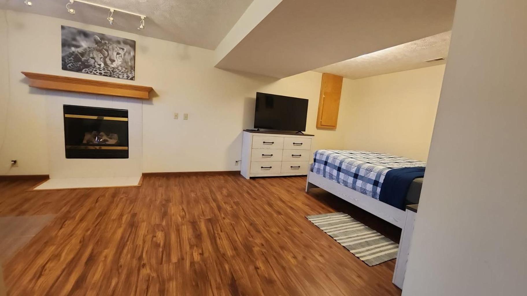 Pet Friendly,3 Queen Beds, One-Full Bed With Fast Free Wifi Omaha Exterior photo